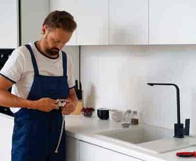 We are offering Expert Plumbing Services - 乐鱼lifengnuo